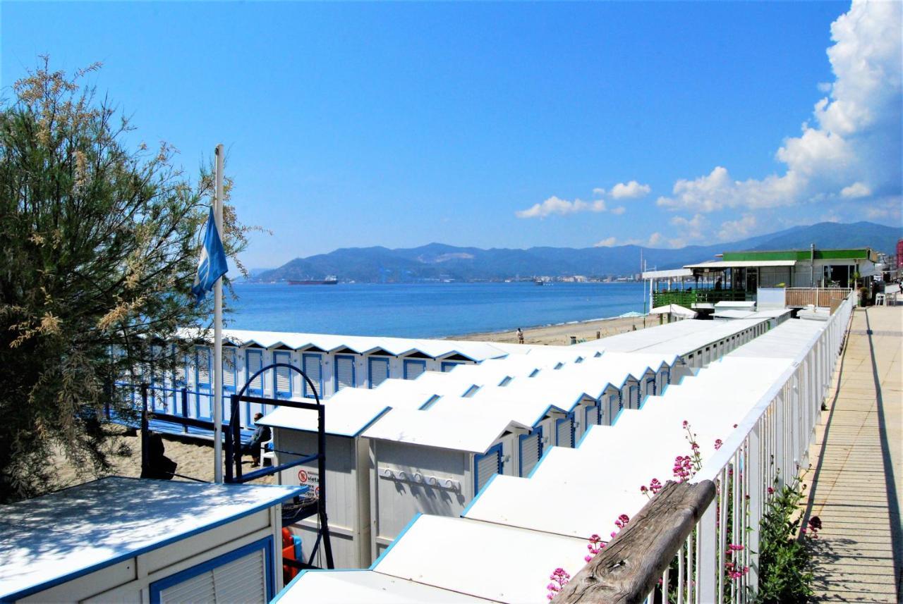 Modern & Bright Flat - 2 Min From The Sea Savona Exterior foto